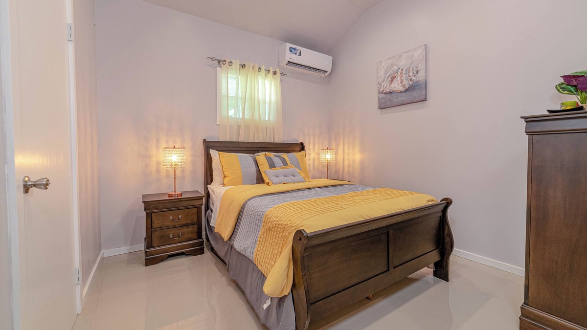 Buckleys Village Apartment | Beautiful 1-bedroom apartment in amazing Buckleys with AC, WiFi