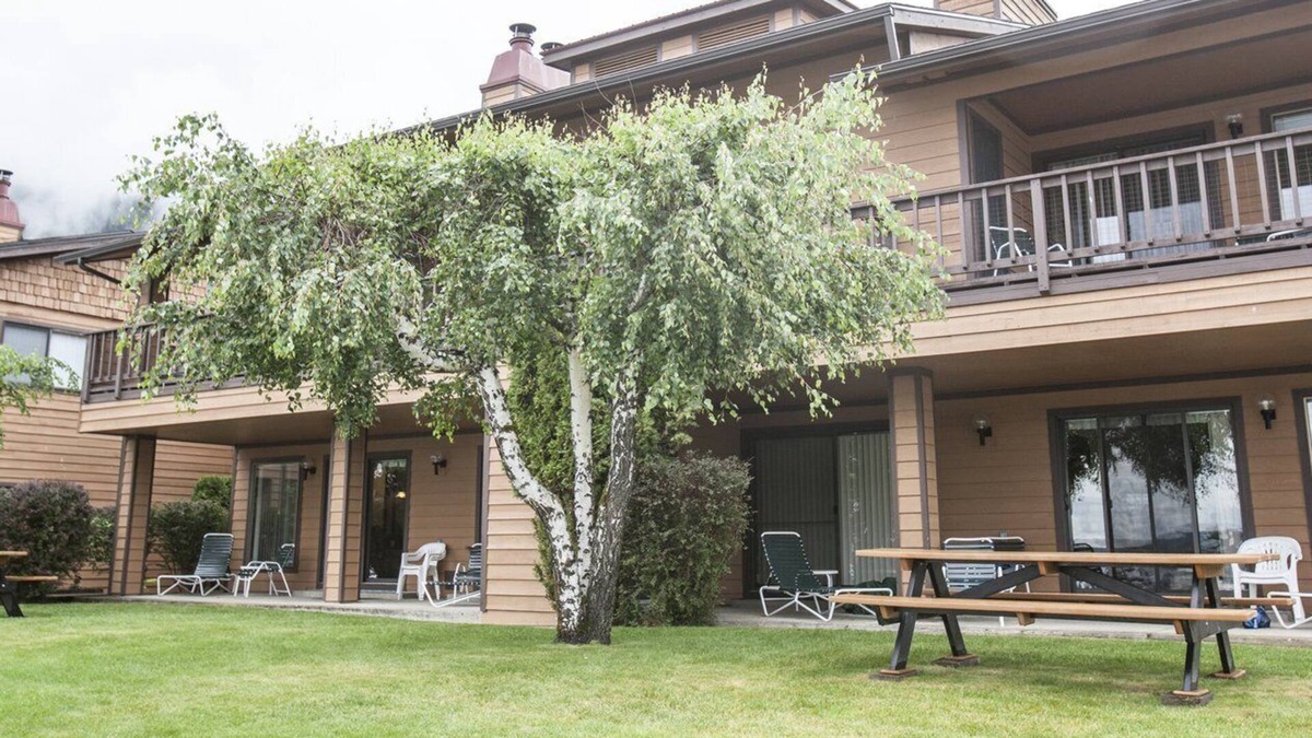 Hope Apartment | Beautiful 1 bedroom unit at resort, sleeps 4