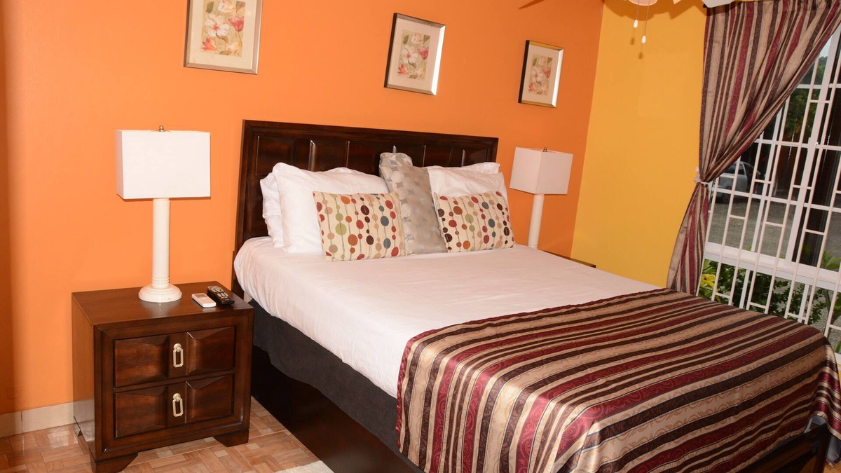St.Bran's Burg Condo | Beautiful 1 BR Beach View Apartment, Gated, Serene.