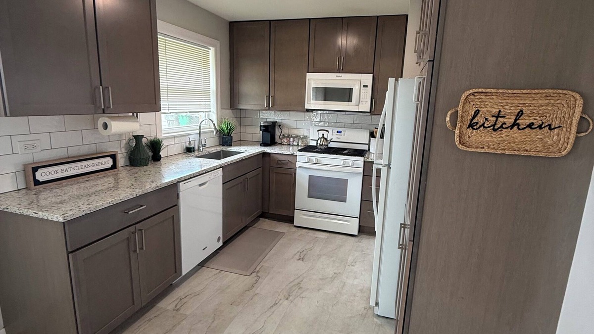 Oak Lawn House | Beautiful 1 story, 3 Bedroom house in Bridgeview