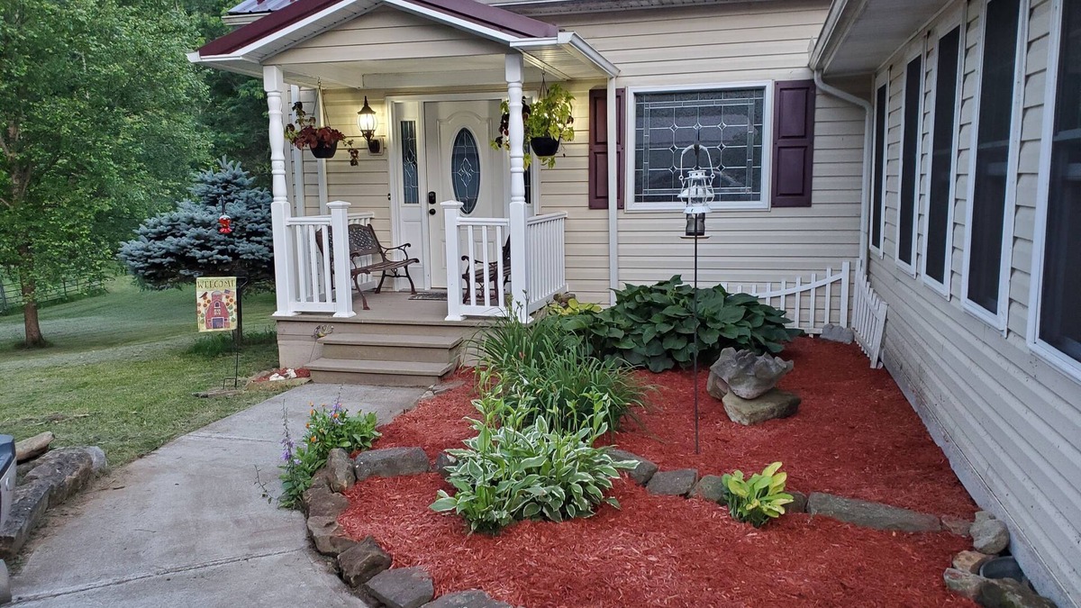 Lewisburg House | Beautiful 100+ acre Farm ony 4 miles from downtown Lewisburg, WV