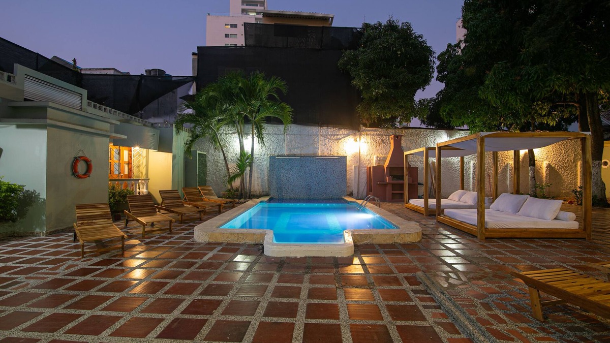 Manga House | Beautiful 11 Bedroom Mansion Near the Old City