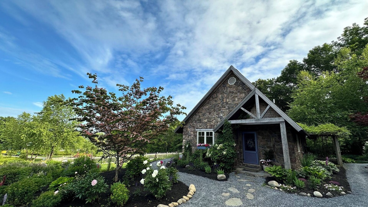 Wiscasset Cottage | Beautiful 13 acre Property on Sheepscot River w/2 Bedroom Cottage & Air Stream