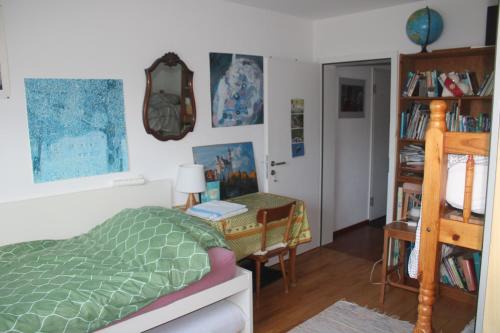Wunnewil-Flamatt House | Beautiful 14 m2 room