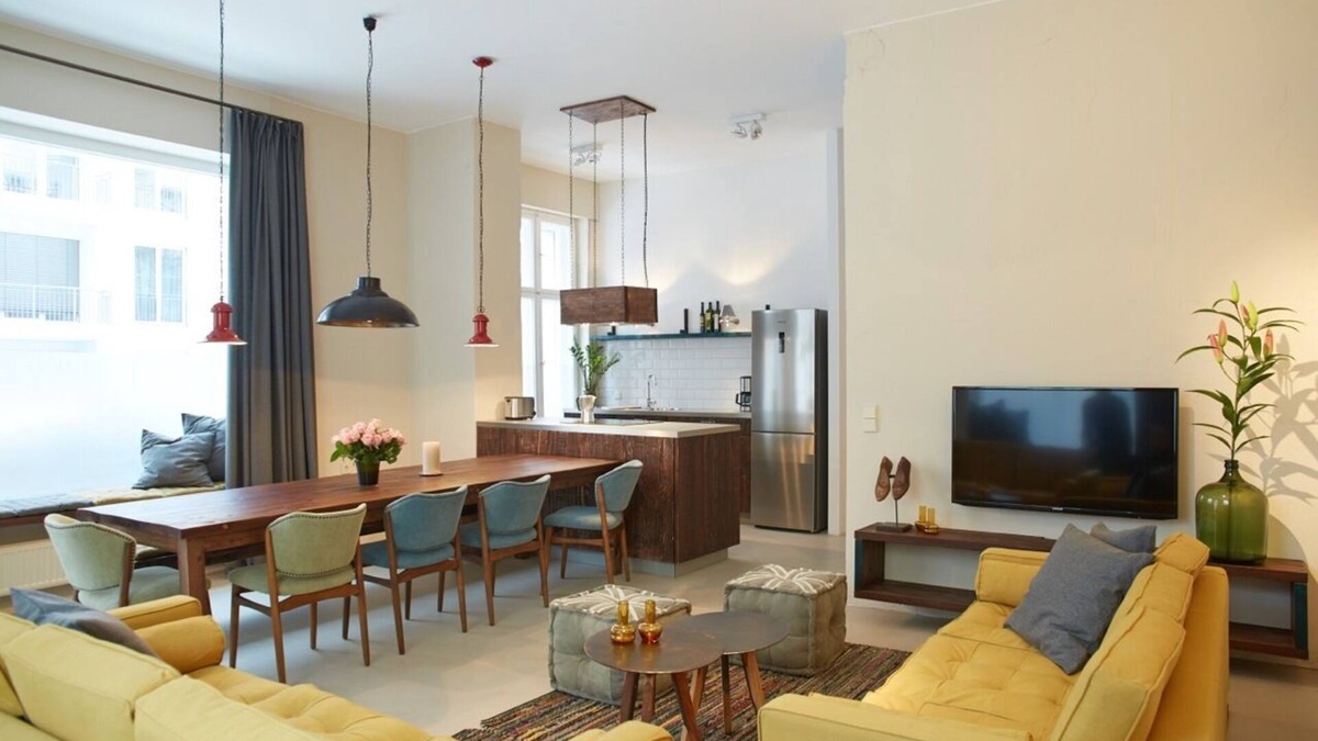Pankow Apartment | Beautiful 160sqm apartment for up to 11 people in Pankow/Przl`Berg