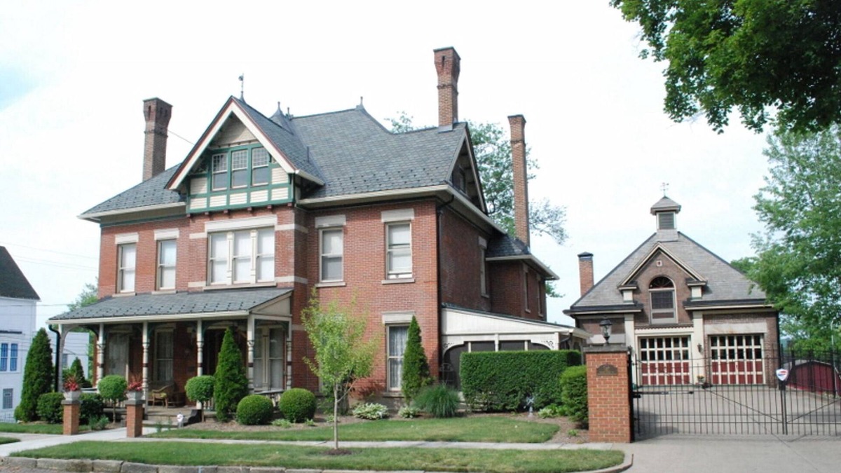 Massillon House | Beautiful 1882 Victorian Home