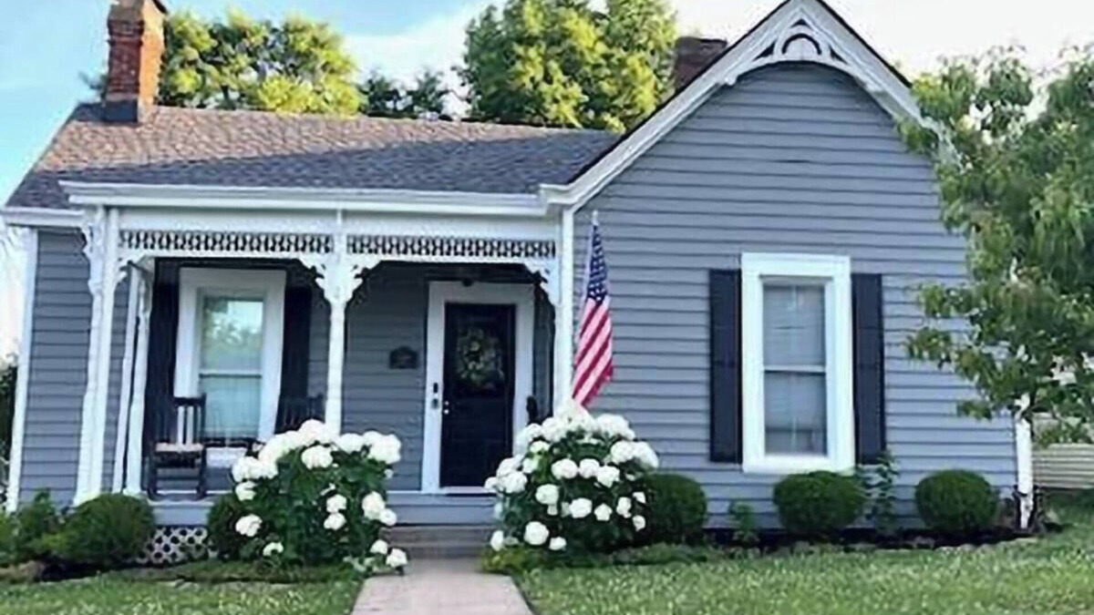 Midway Cottage | Beautiful 1901 Restored Cottage Pool near Keeneland Horse Park Bourbon Trail