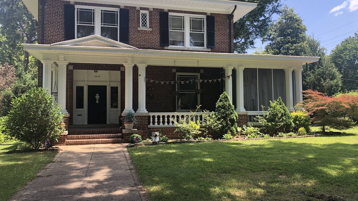 Petersburg House | Beautiful 1915 Four Square Home 5 minutes to downtown Petersburg VA
