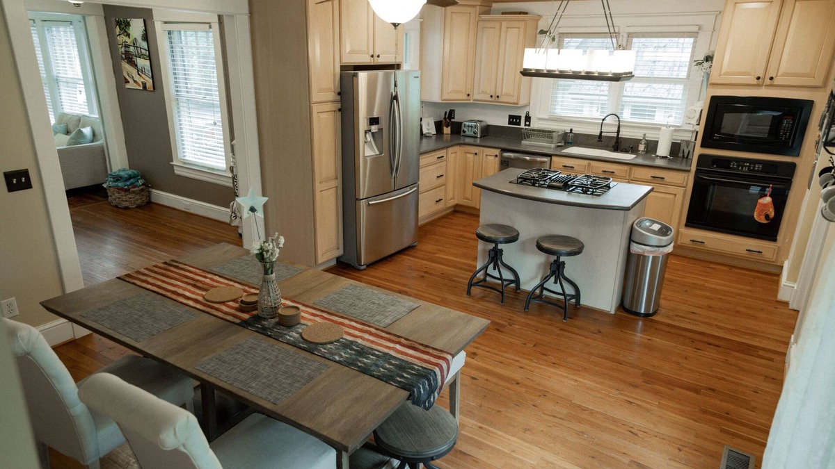 Southern Pines House | Beautiful 1920's Craftsman-Downtown Southern Pines