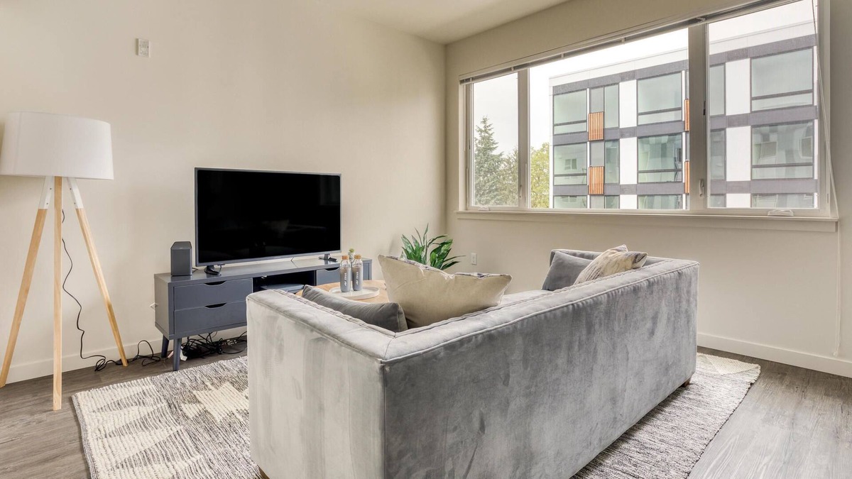 Downtown Apartment | Beautiful 1BR in Redmond w/ Gym 1mi to Dtwn