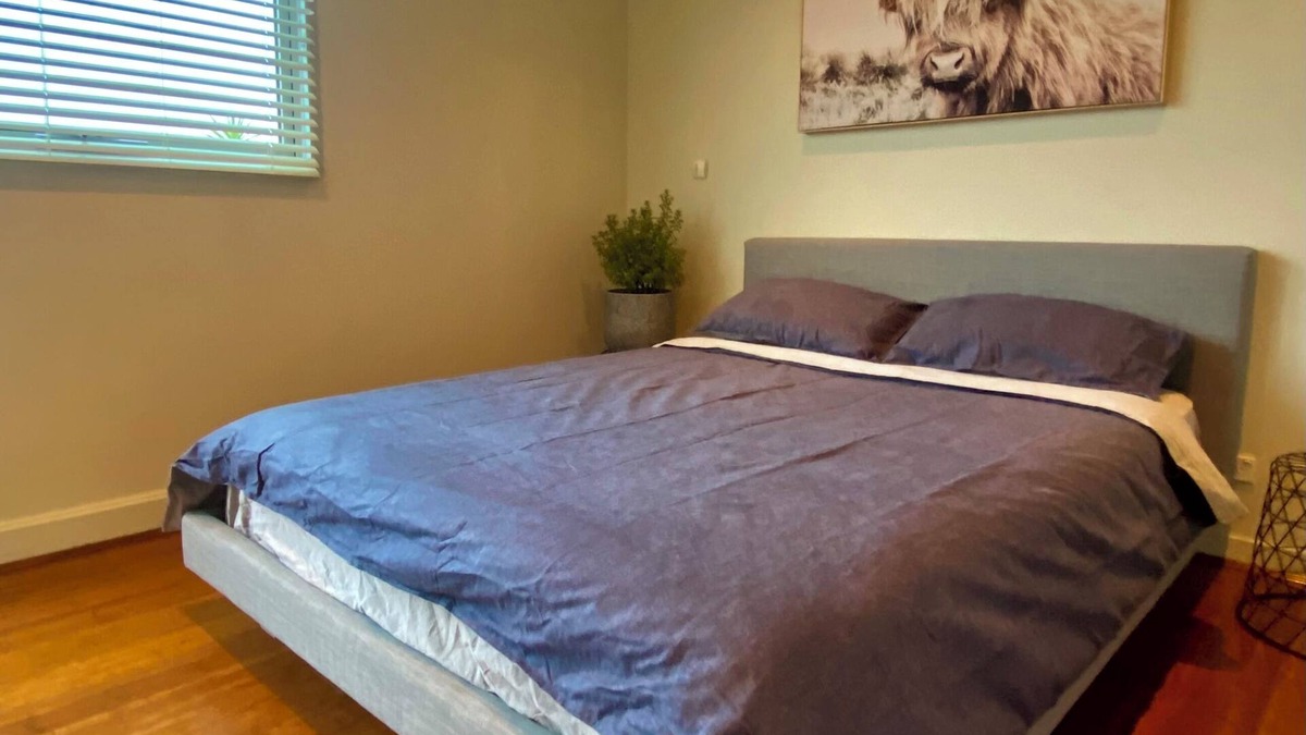 St Kilda West Apartment | Beautiful 1BR in St Kilda with Stunning Terrace