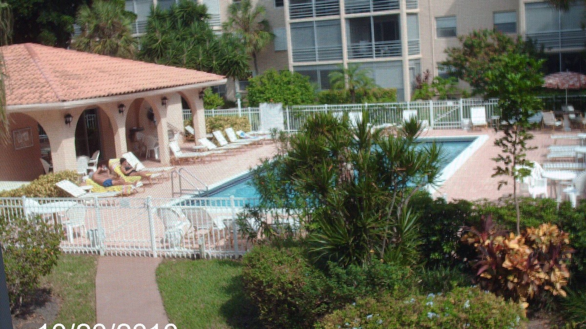 Bel Air Condo | BEAUTIFUL 2 BDRM IN LAUDERDALE-BY-THE-SEA JUST STEPS TO SAND, SUN AND FUN!