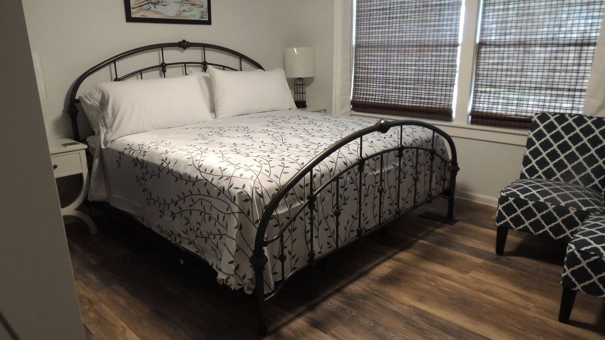 Port Clinton House | Beautiful 2 bed 2 bath recent renovation