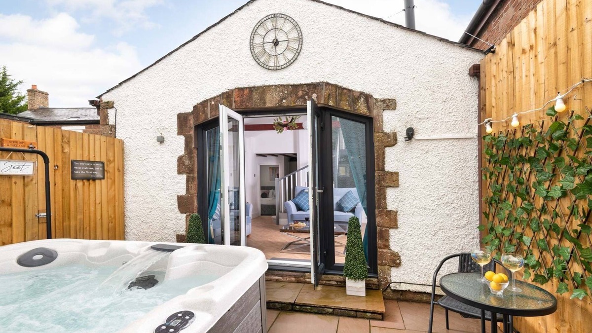 Hayton Cottage | Beautiful 2-Bed Cottage in Brampton