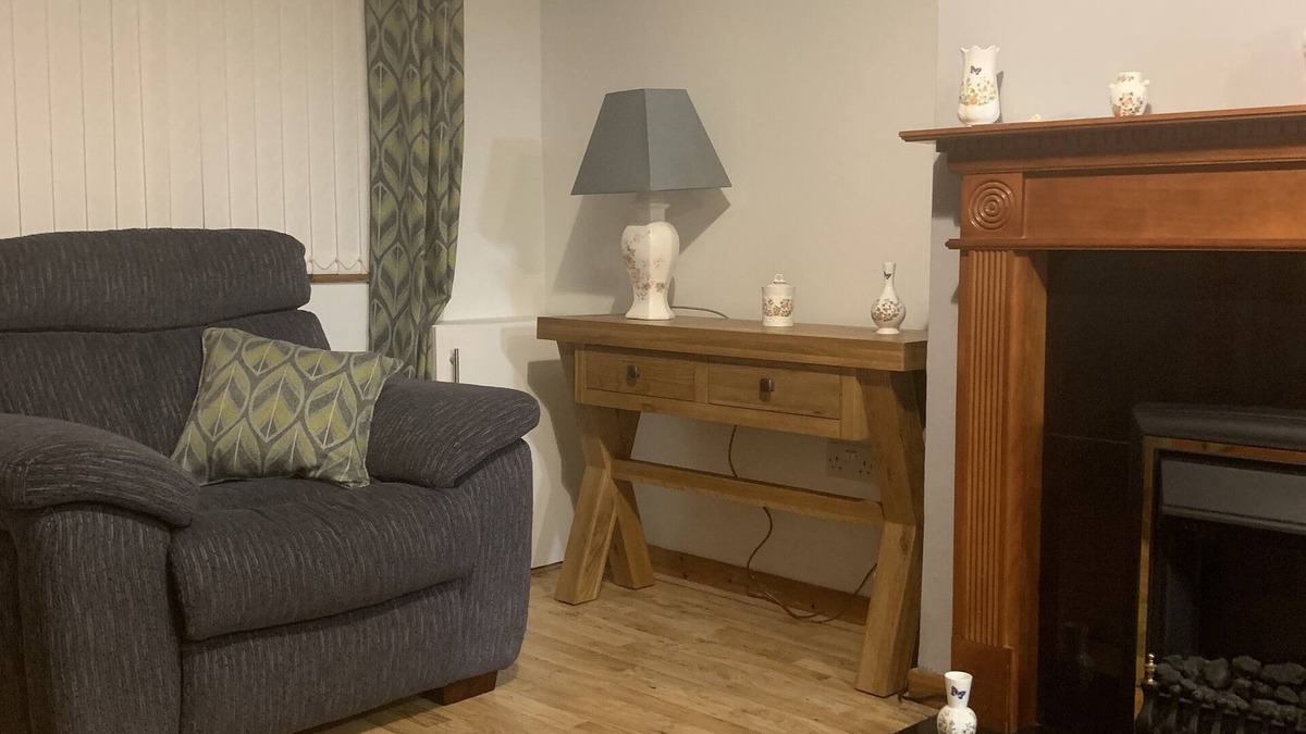 Larne House | Beautiful 2-Bed House in Larne with free parking
