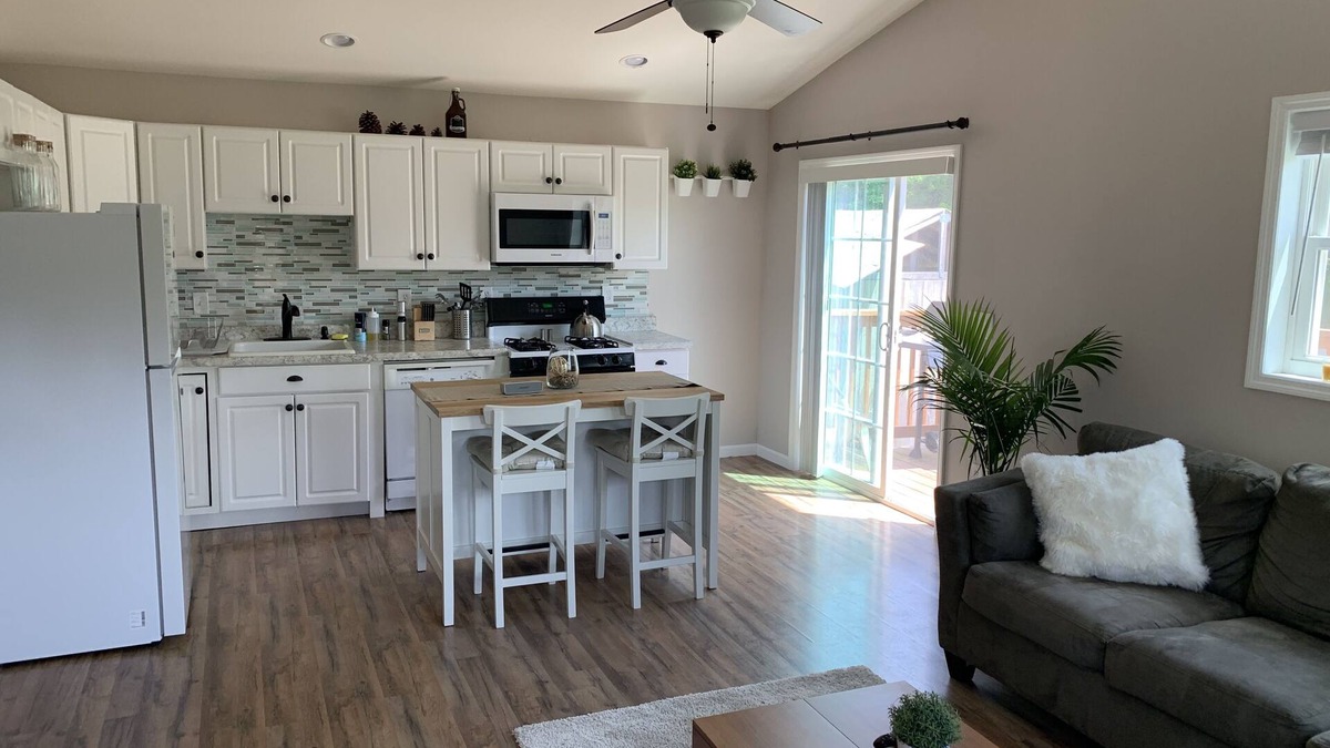 Mongaup Valley Apartment | Beautiful 2 Bedroom Apartment, 8 minutes from Bethel Woods!
