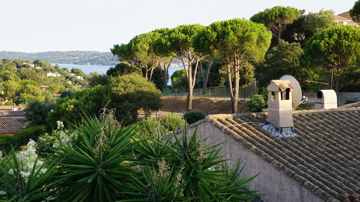 Sainte-Maxime Cottage | Beautiful 2 Bedroom End Of Terrace House With Sea View πΉπβ±οΈβοΈπ₯₯π΄πΊππΈπβοΈπ