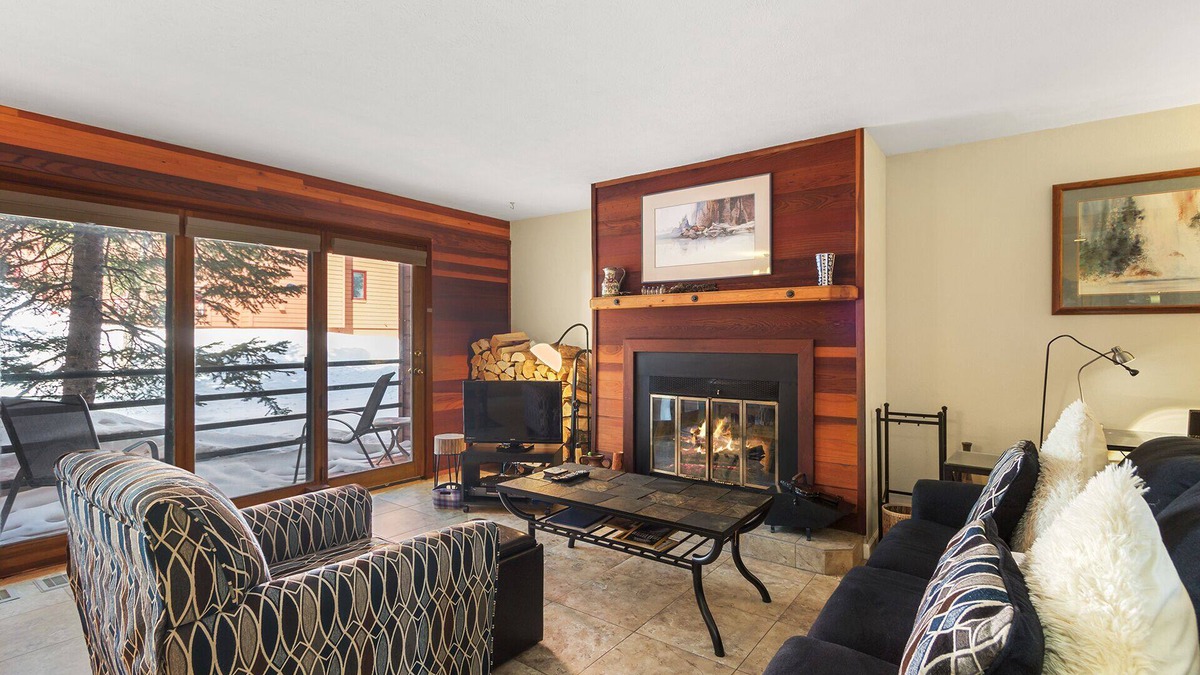 Wildernest Condo | Beautiful 2 Bedroom Condo with amazing amenities and hiking right at your door!