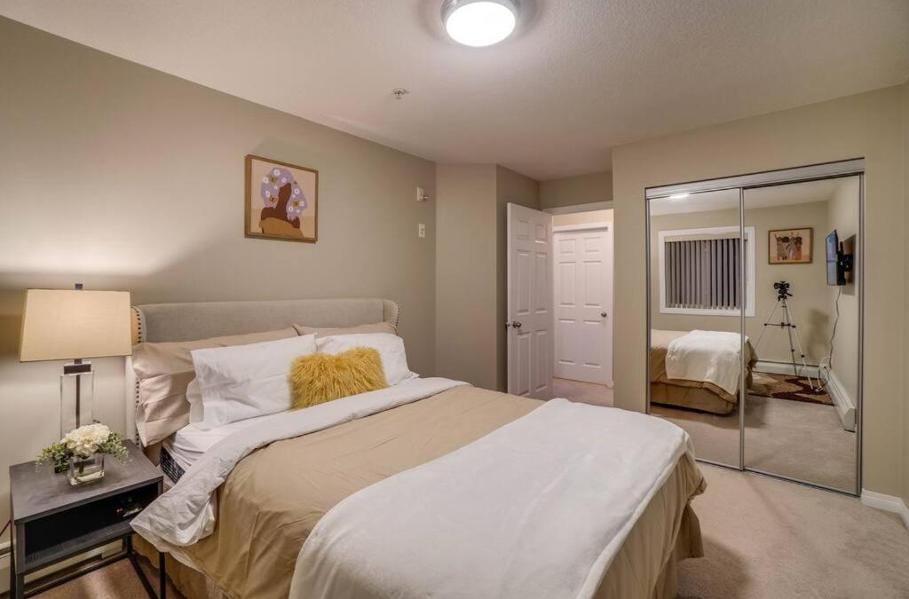 Jasper Place Apartment | Beautiful 2 bedroom/2bth and 2 Free Heated Parking