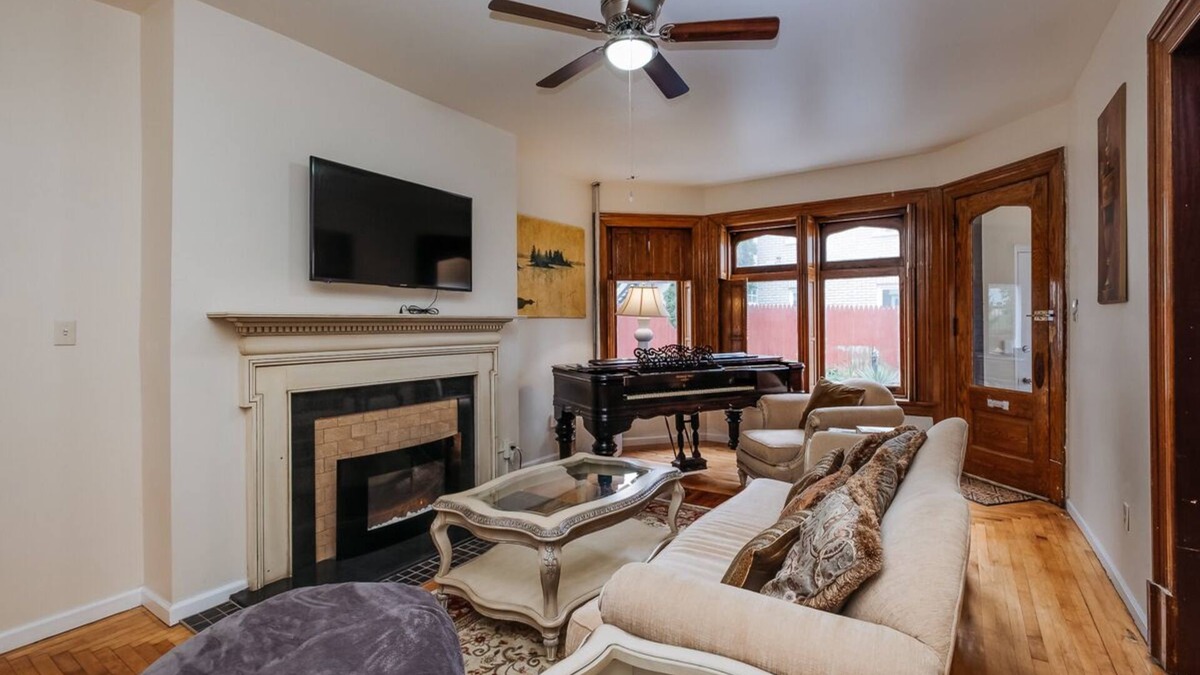 Hamilton District Apartment | Beautiful 2 Bedroom Apartment in Allentown Center - Enhanced Cleaning