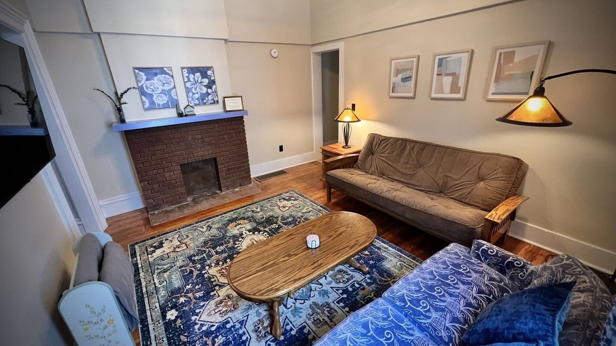 Sandusky Apartment | Beautiful 2 bedroom first floor apartment in downtown Sandusky