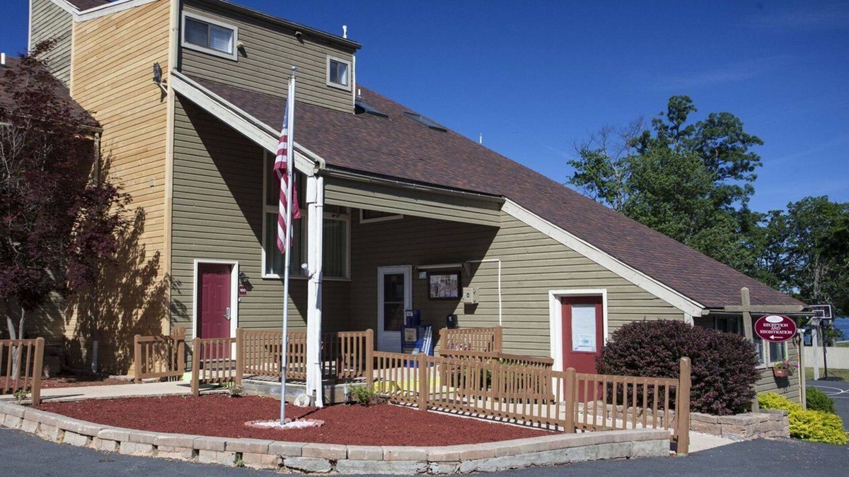 Tafton Apartment | Beautiful 2 bedroom unit at resort, sleeps 6