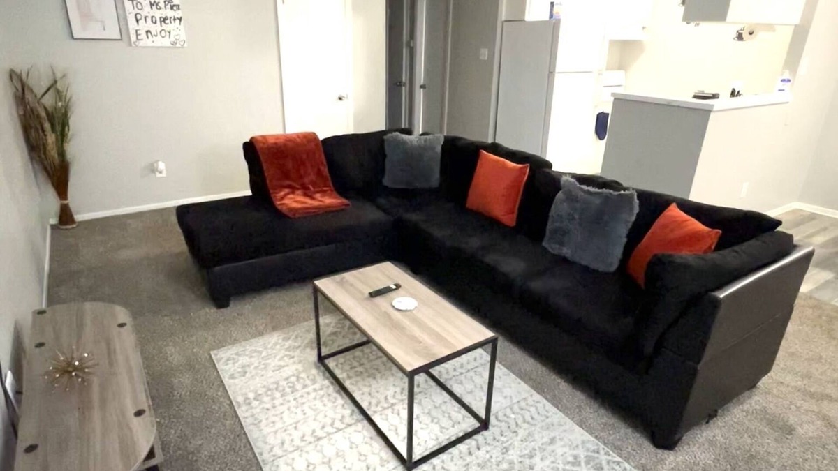 Webster Apartment | Beautiful 2 BR 5 Mins Away From The NASA