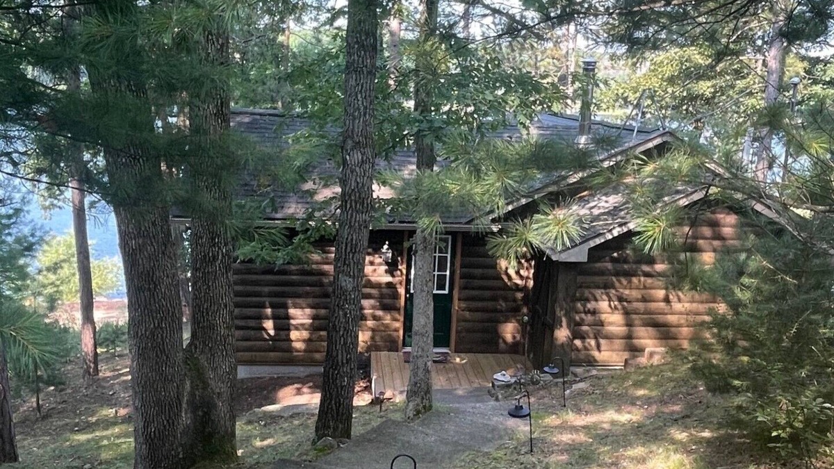 Harrison Cabin | Beautiful 2 BR Lakefront Cabin on Long Lake, Harrison Mi