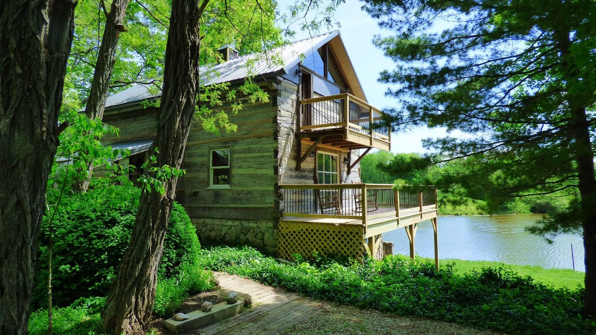 Acton Cabin | Beautiful, 200 year old Log home - Secluded, 30 Min. from Downtown
