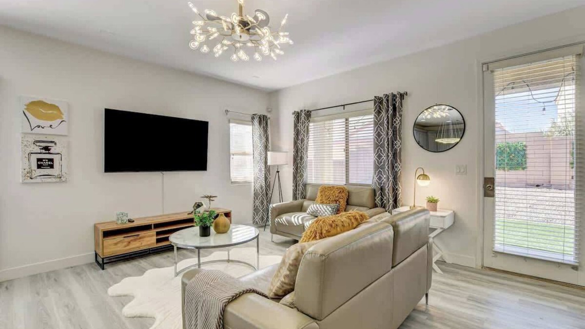 Enterprise House | ❤️Beautiful 2000sqft 4BR LV Home Perfect For Groups