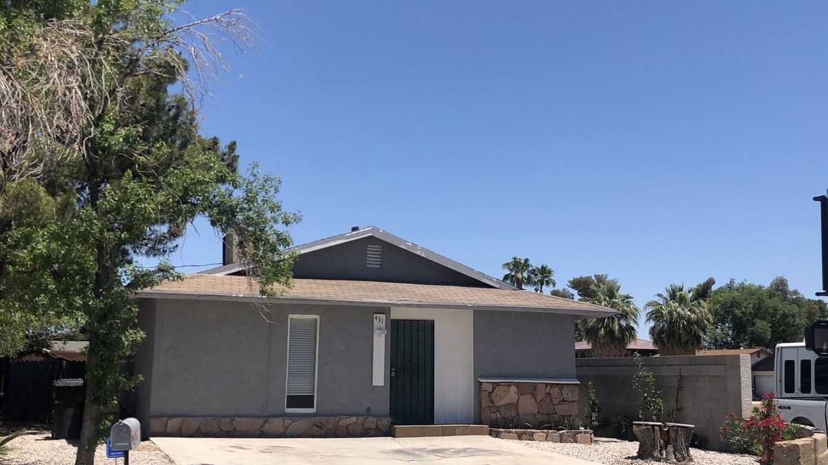 Rancho Oakey House | Beautiful 2b/1b home located in central of LV. Minutes away from the strip