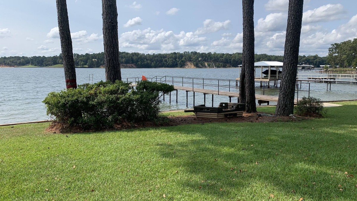 Abbeville House | Beautiful 2BR/2.5 BA - Lakefront, Private Dock & Boat Ramp. Starlink Internet.
