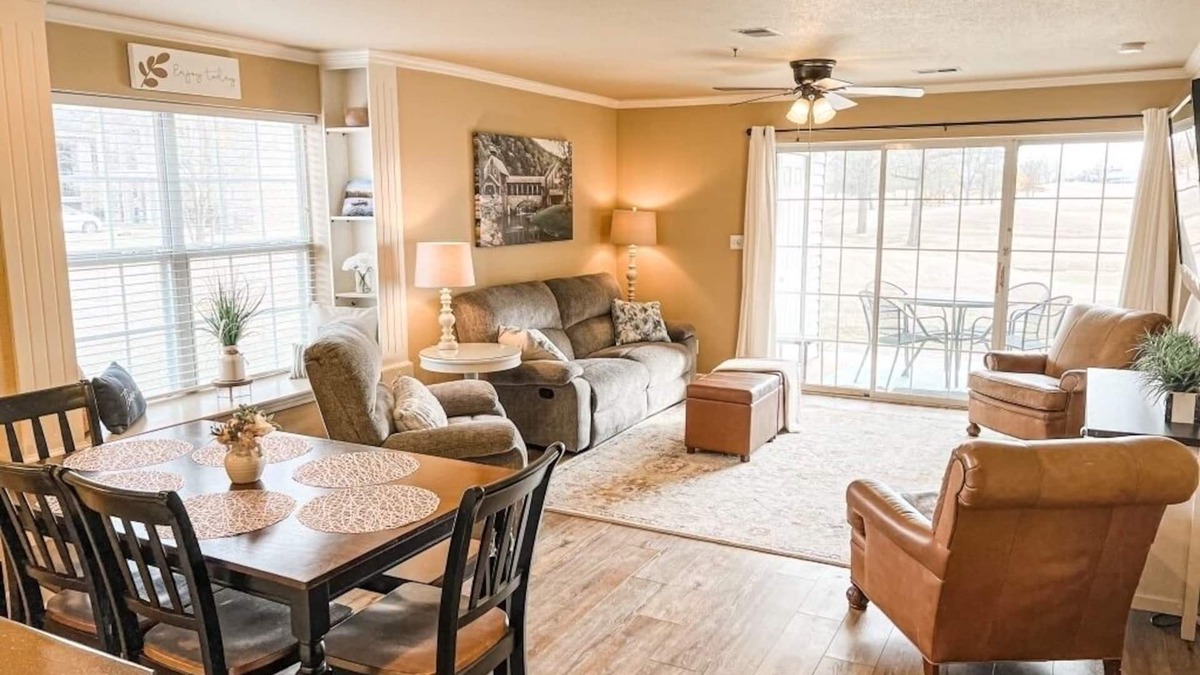 Branson Condo | Beautiful 2BR/2BA Condo. Holiday Hills Near Branson Landing/No Stairs