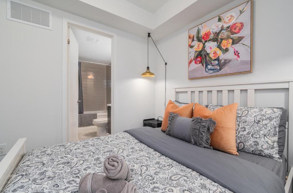 New Toronto Apartment | Beautiful 2BR 2WR Condo