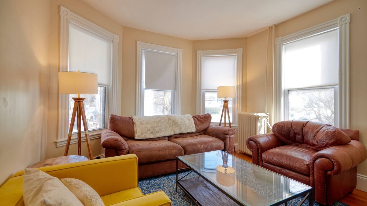 West Roxbury House | Beautiful 2BR apartment in historic house. Walkable neighborhood!