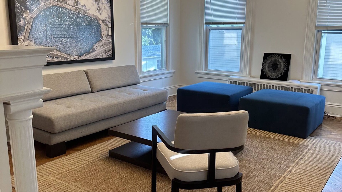 Norwalk Apartment | Beautiful 2BR apt in Beach community, close to train and hwys! Only 1hr to NYC!