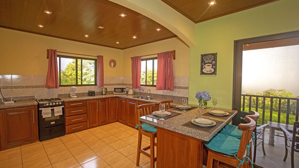 Bijagua House | BEAUTIFUL 2BR HOME WITH STUNNING VOLCANO VIEWS - FRIENDSHIP HOUSE AT BEPURAVIDA