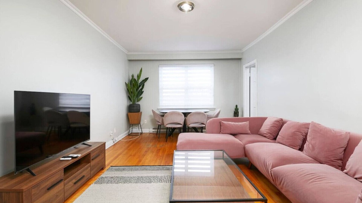 Cote-Des-Neiges—Notre-Dame-De-Grace Apartment | Beautiful 2BR on Walkley