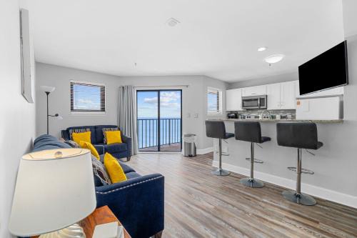 Myrtle Beach Apartment | Beautiful 2BR Penthouse with Amazing Views