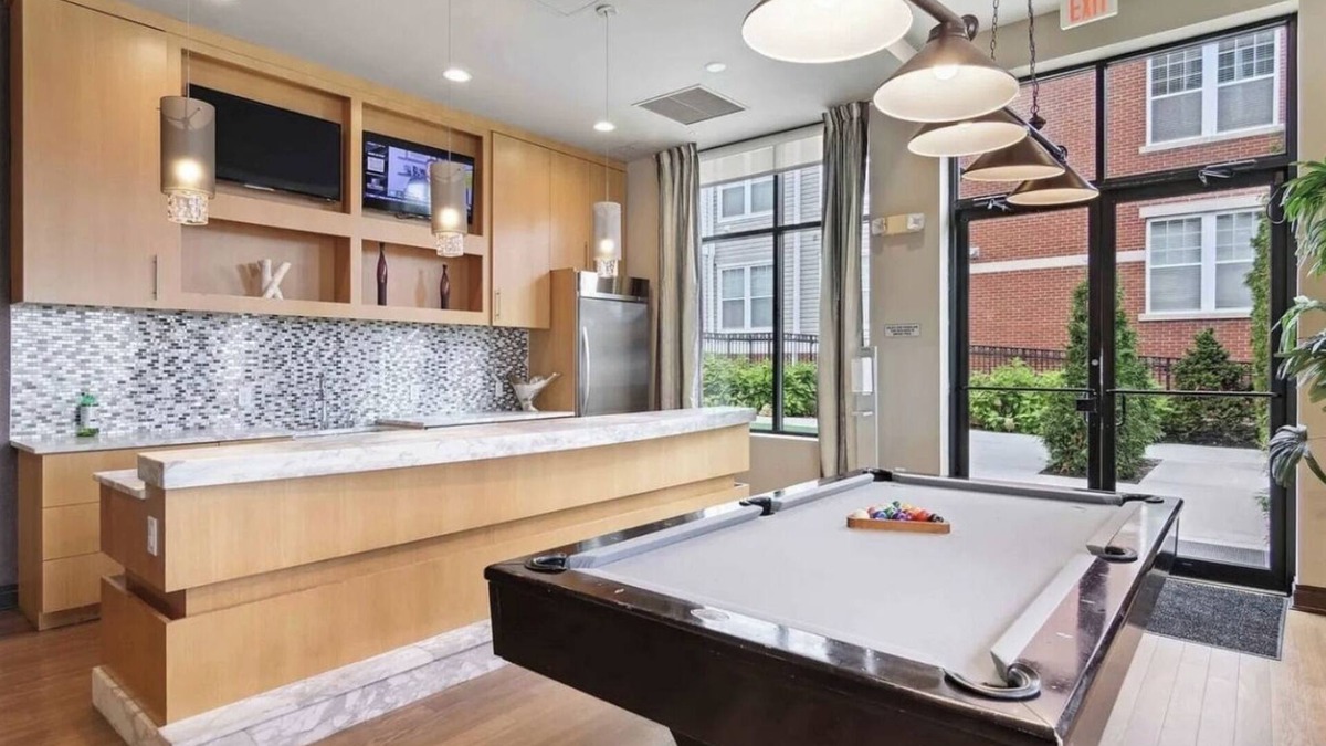 West Hempstead Apartment | Beautiful 2Br steps from LIRR