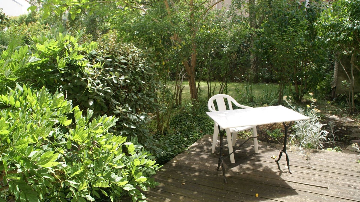 Croissy-sur-Seine Apartment | Beautiful 2p accommodation with private, quiet and green garden 10 minutes from Paris