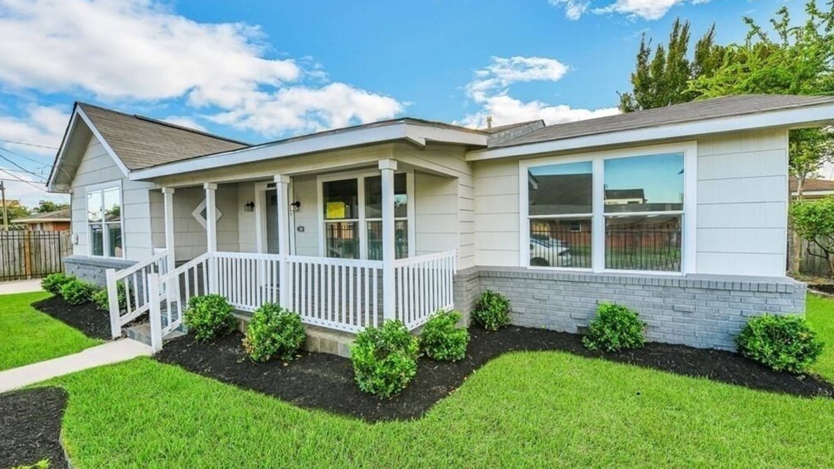 Shady Acres House | Beautiful 3/1 Home in Desirable Houston Heights