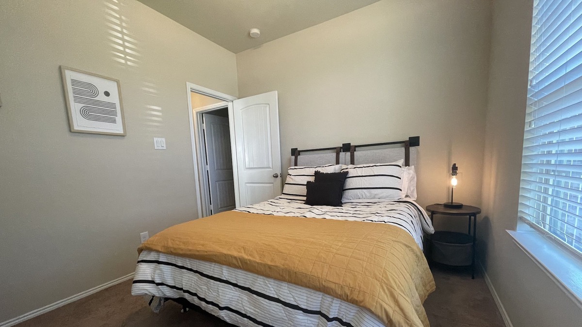 Lincoln Park House | Beautiful 3/2 Cozy Home in Cross Roads
