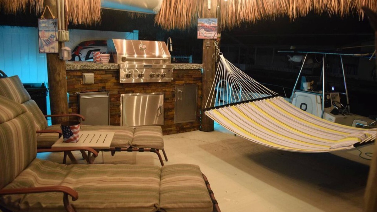 Key Largo Village House | BEAUTIFUL 3/2 on canal. Jacuzzi, Private Beach w/ocean access. Ready for R&R!