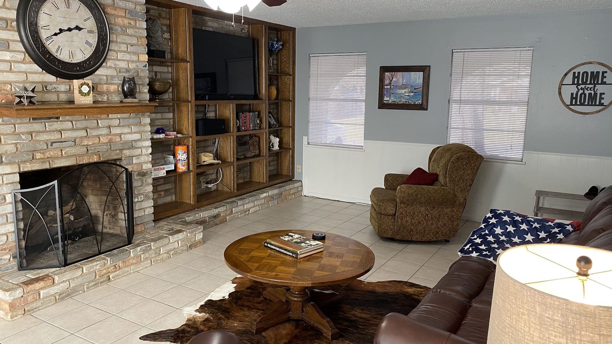 Tyler House | Beautiful 3/2 Smart Home Near Cumberland Village!