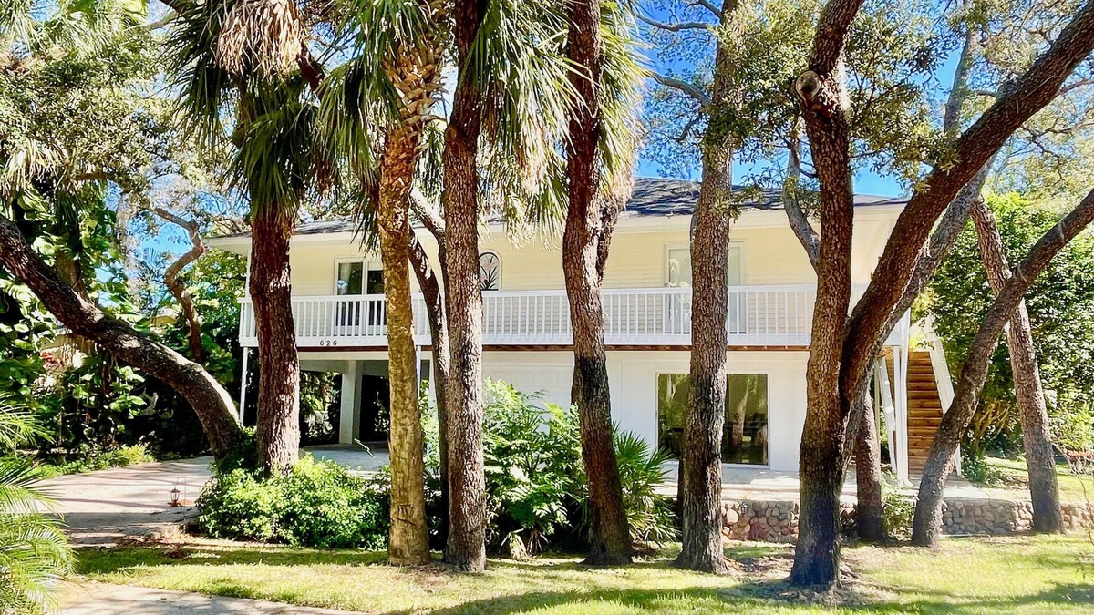 Tarpon Springs House | Beautiful 3/2 w/pool 5 min to beach ! Discount p/mo if affected by Hurricanes