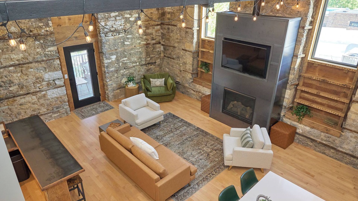 Utica Condo | Beautiful 3 bed 2.5 bath condo w/pullout sofa in downtown Utica