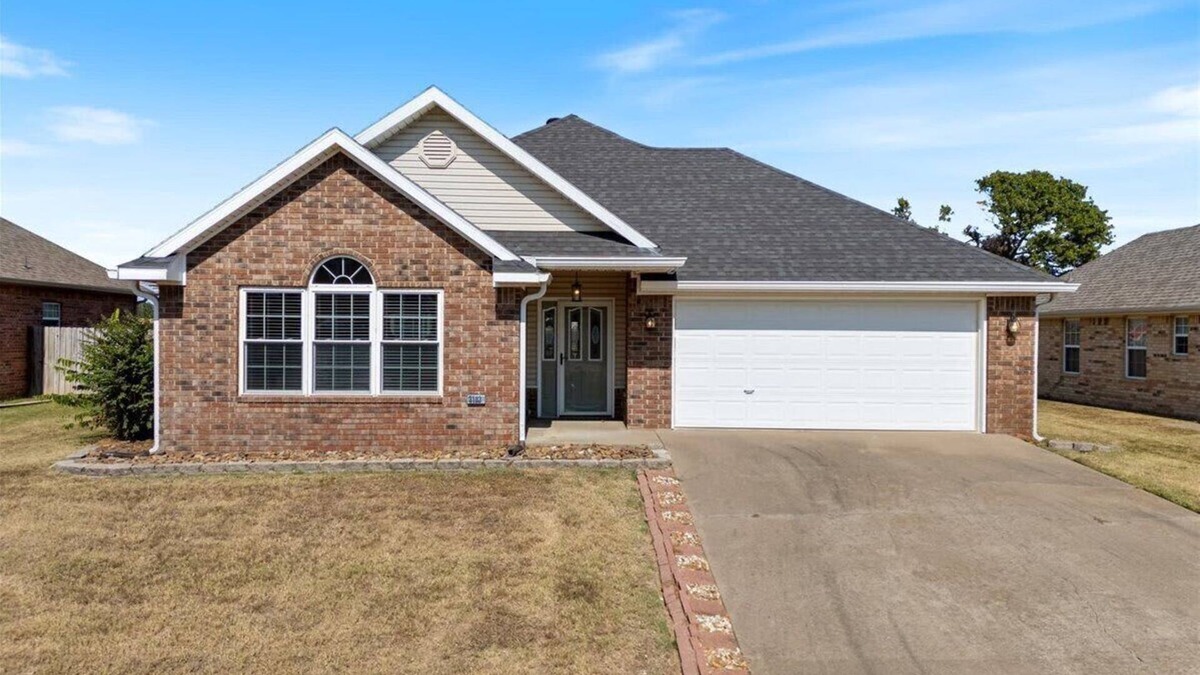 Bentonville House | Beautiful 3 bed, 2 bath home near Crystal Bridges