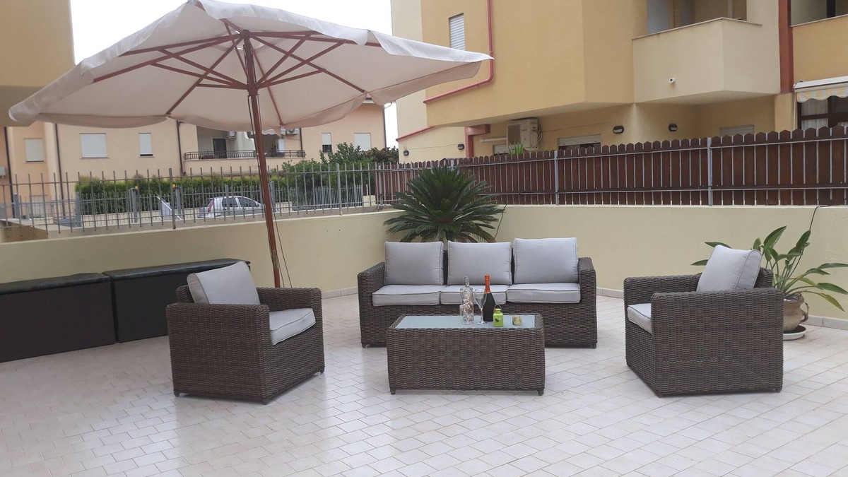 Pizzo Apartment | Beautiful 3 bed apartment, large Private Patio & Garden, Mountain view,