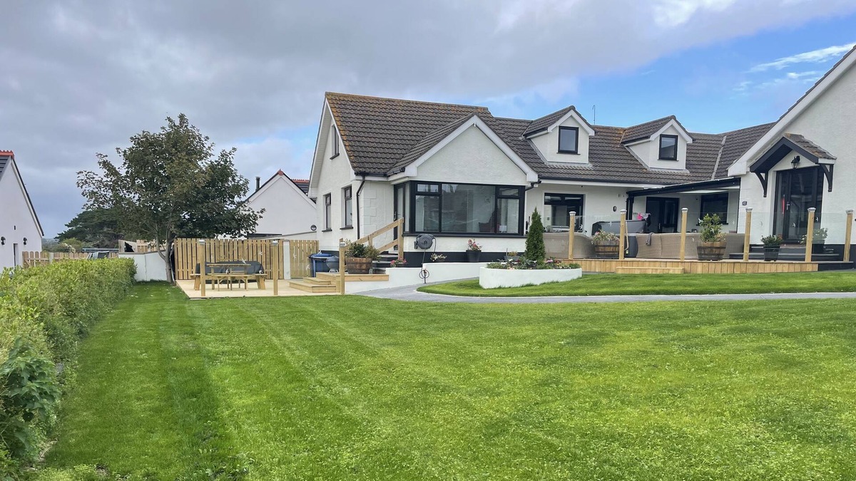 Downpatrick House | Beautiful 3-Bed House in Sunny Killough Down